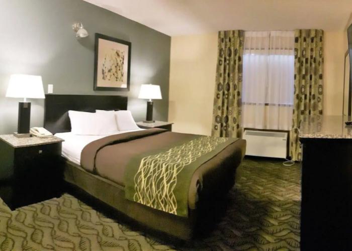 Lacombe Motor Inn