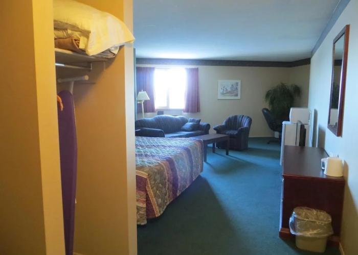 Travelodge by Wyndham Lacombe