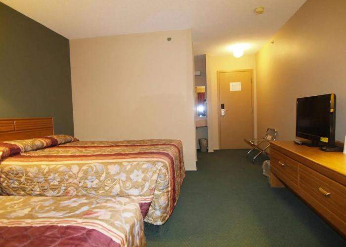 Travelodge by Wyndham Lacombe