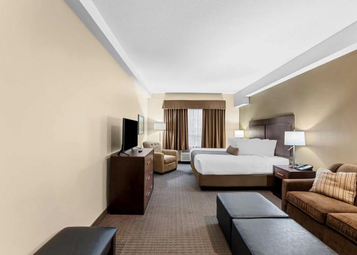 Best Western Plus Lacombe Inn & Suites