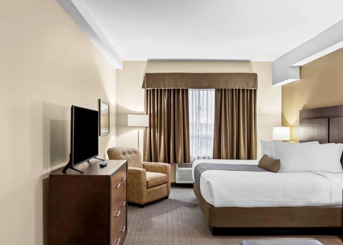 Best Western Plus Lacombe Inn & Suites