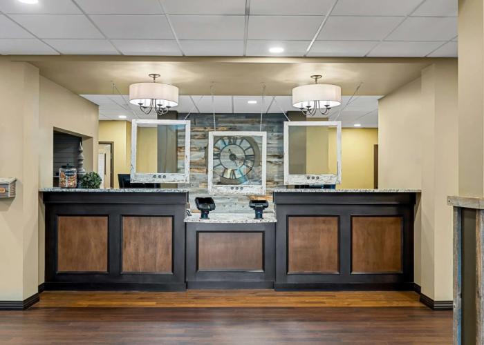 Best Western Plus Lacombe Inn & Suites