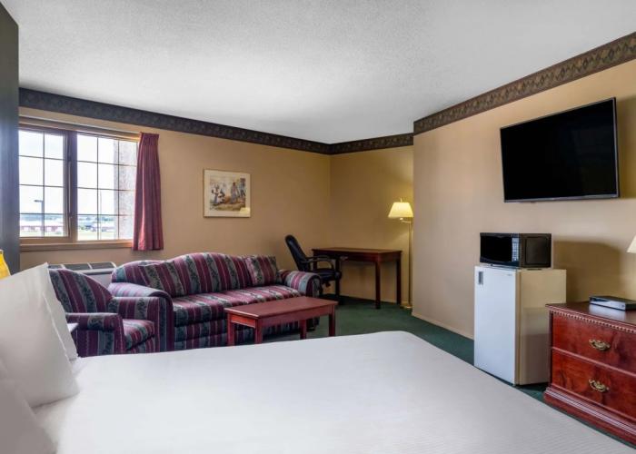 Travelodge by Wyndham Lacombe