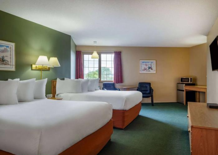 Travelodge by Wyndham Lacombe