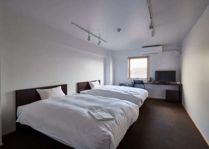 8 Hotel Chigasaki