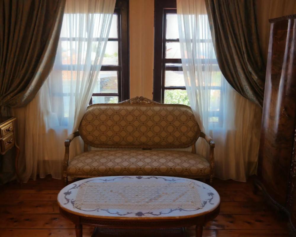 фото Büyükada Anastasia Meziki History Mansion