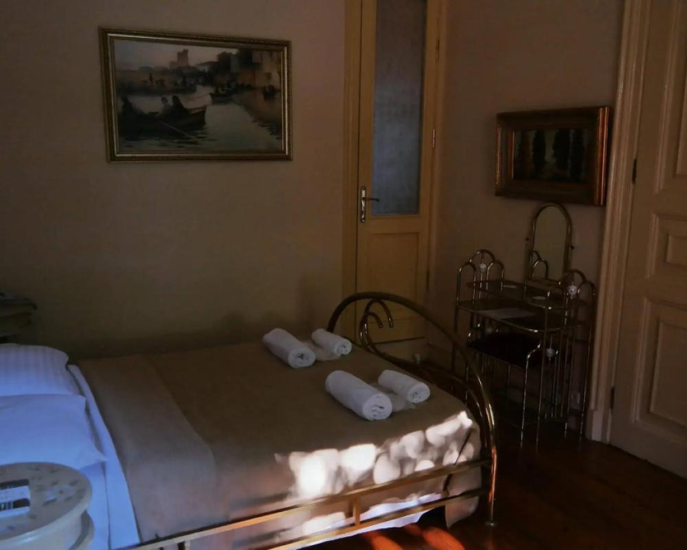 фото Büyükada Anastasia Meziki History Mansion