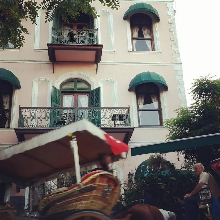 фото Büyükada Anastasia Meziki History Mansion