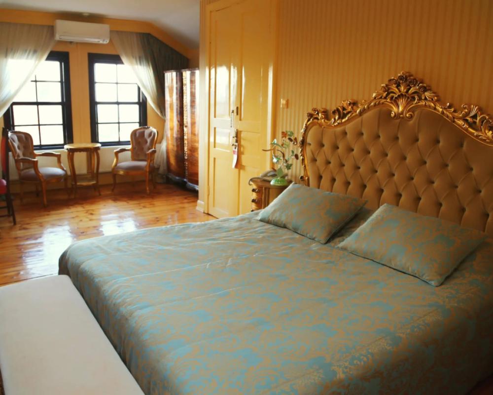 фото Büyükada Anastasia Meziki History Mansion