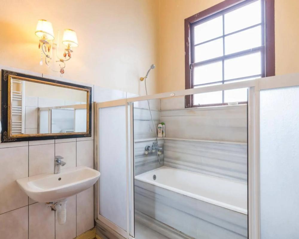 фото Büyükada Anastasia Meziki History Mansion