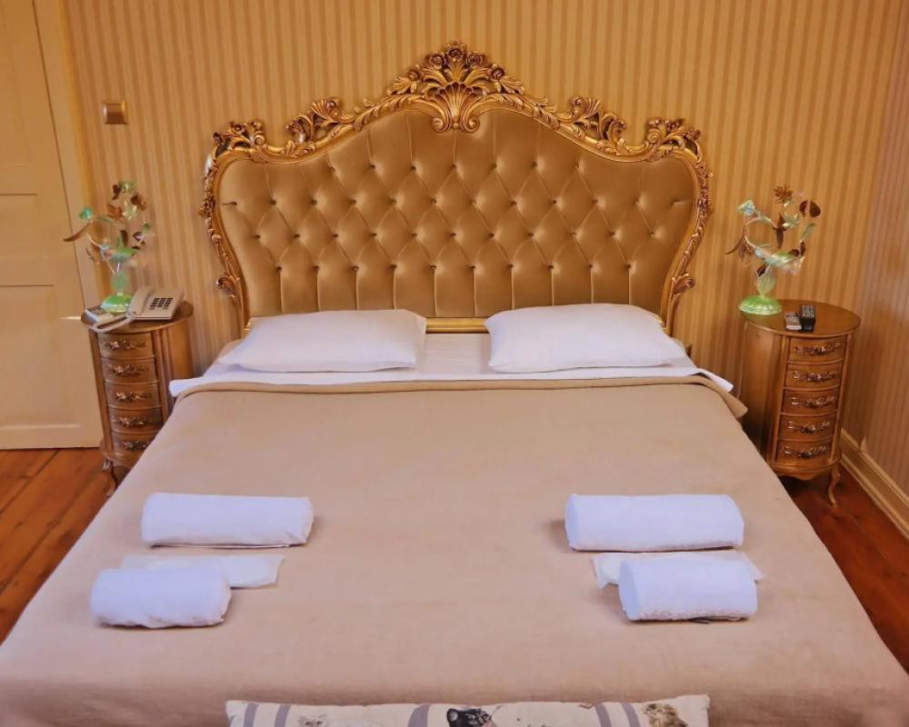 фото Büyükada Anastasia Meziki History Mansion