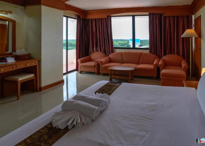 JP Emerald Hotel