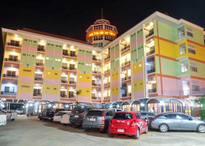 Dee Prom Hotel