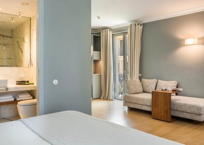 Aenos Hotel
