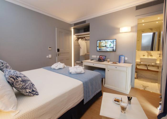 Aenos Hotel