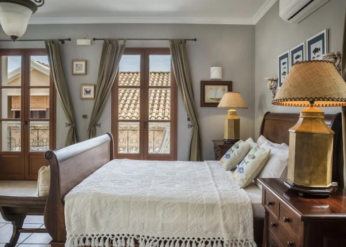Faros Suites - Adults Only