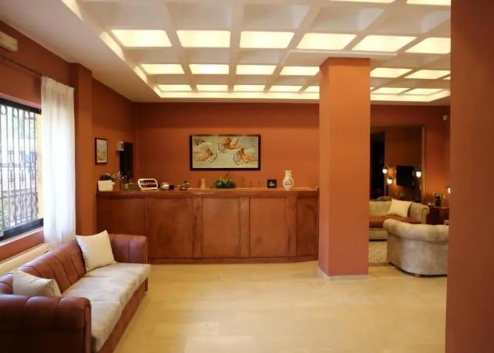 Sunrise Inn Hotel