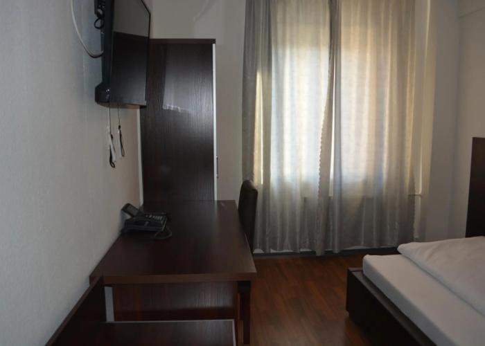 B&D Hotel