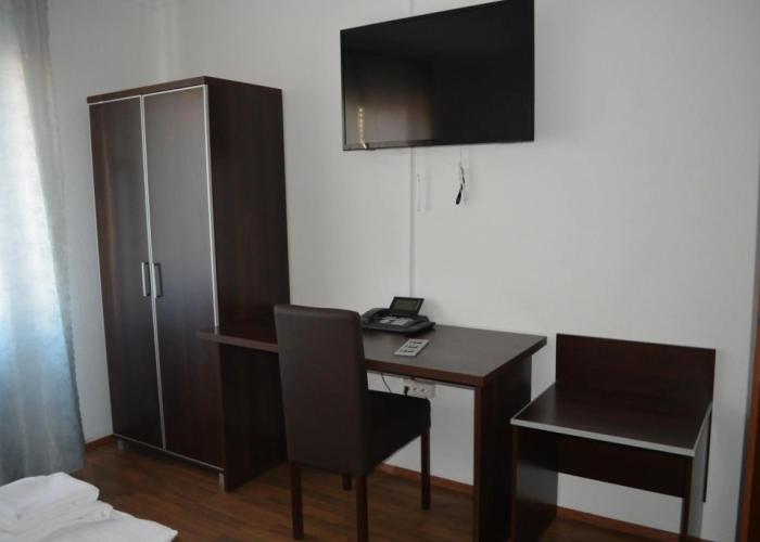 B&D Hotel