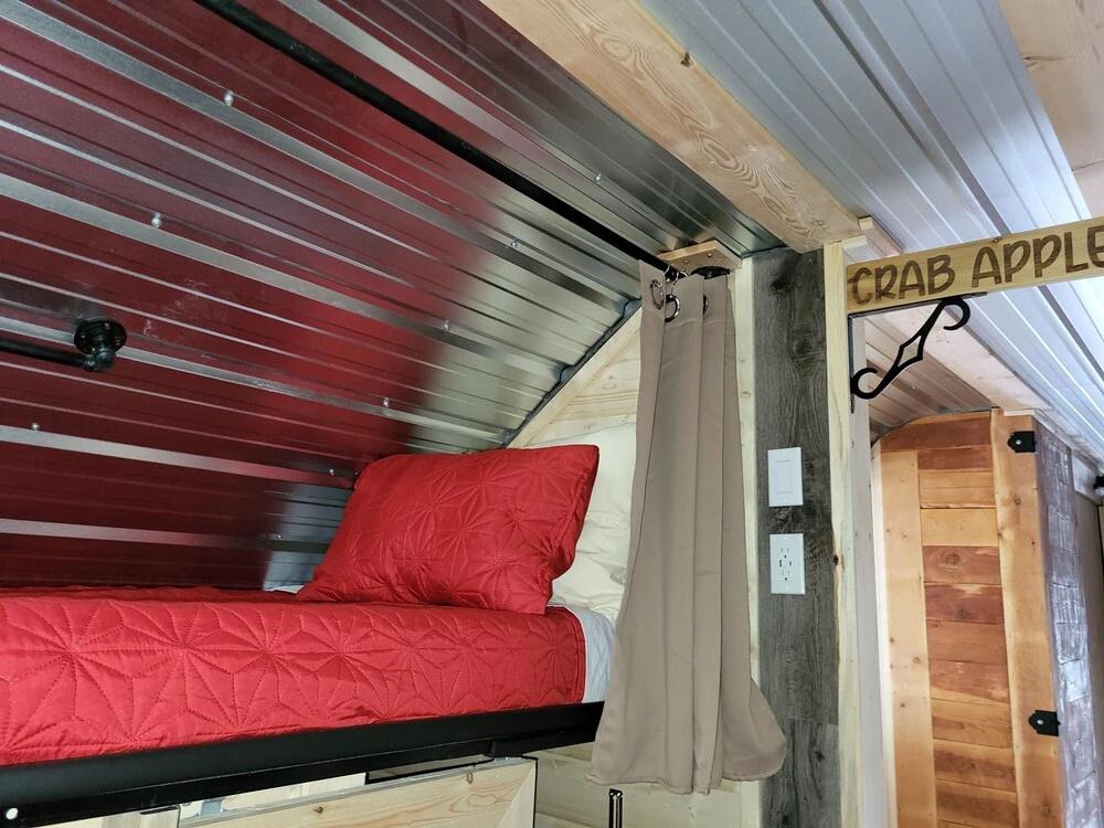 фото The Orchard Hostel Private Bunks