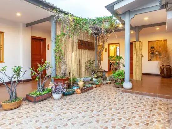Chuxiong Yuyu Holiday Hotel