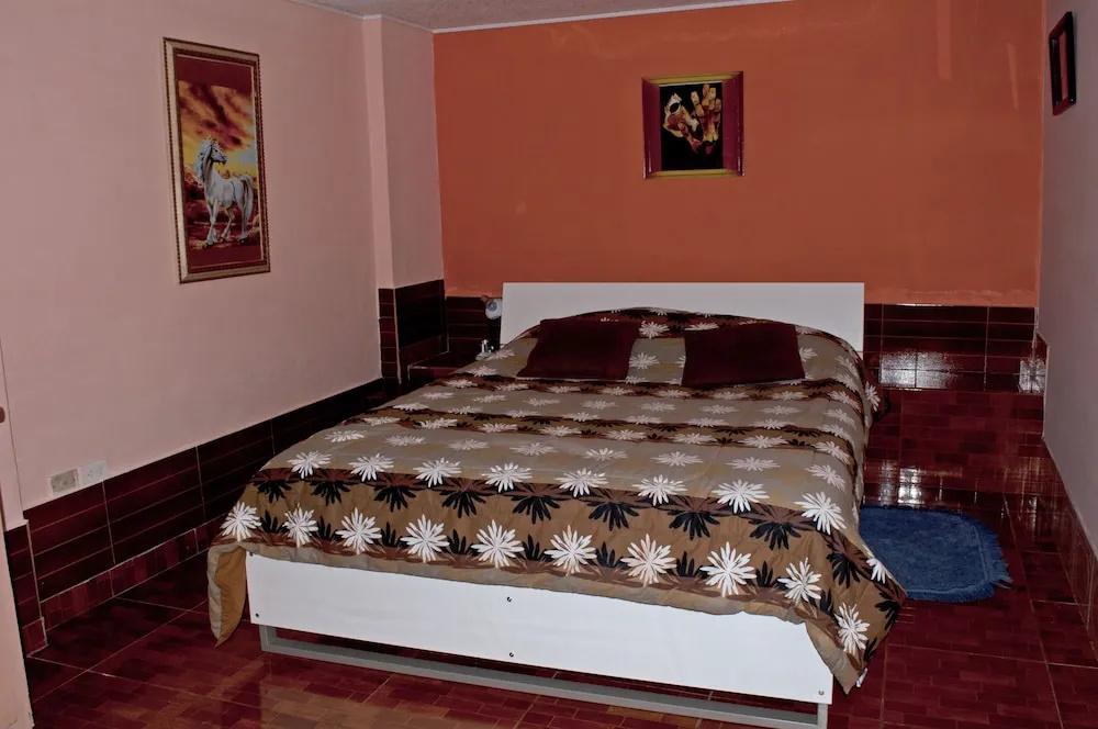 фото Hostal El Parque