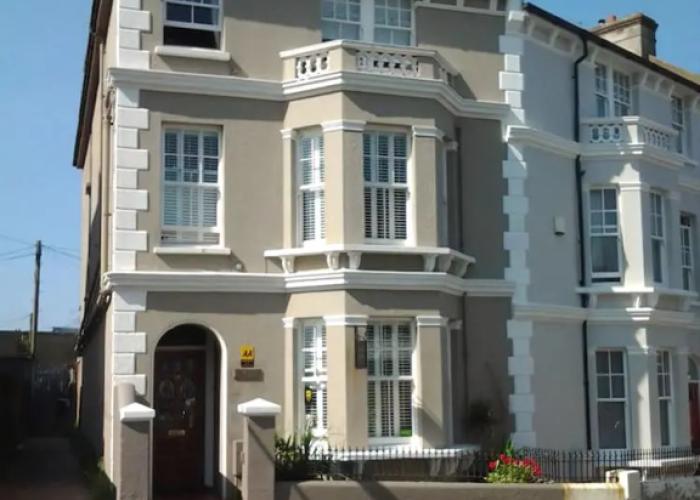 Gyves Guest House