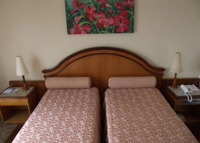 Colonial Plaza Hotel