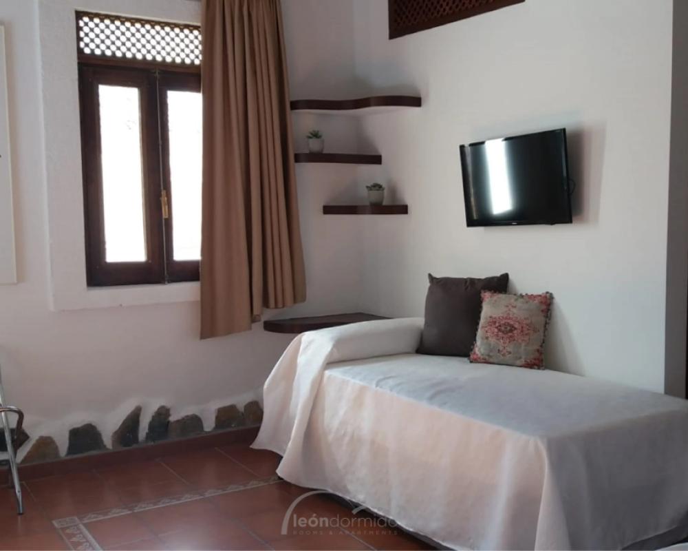 фото Hostal Leon Dormido