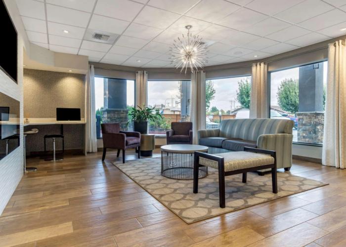 Comfort Inn & Suites Pacific - Auburn