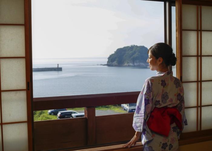 Kasumi Nihon Yuhi Hyakusen no Yado Minatokan