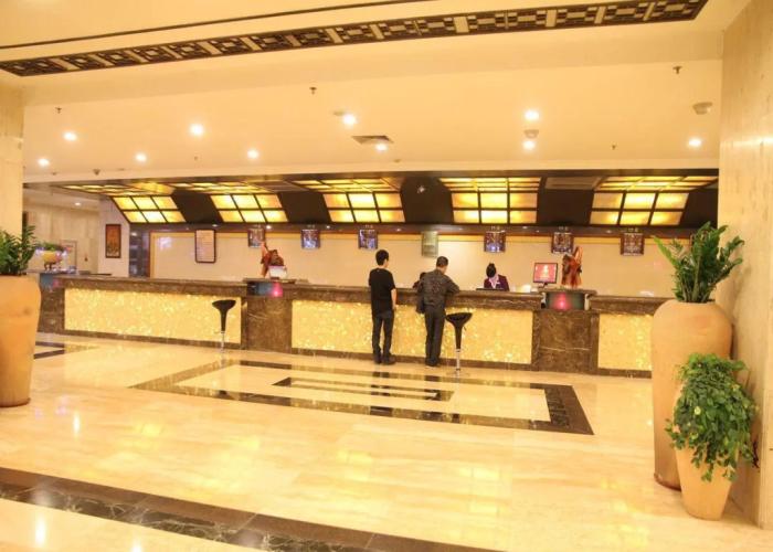 Serengeti Hotel