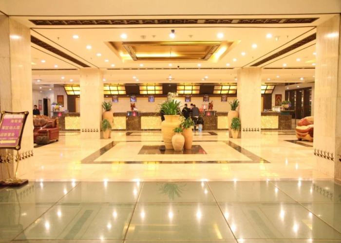 Serengeti Hotel