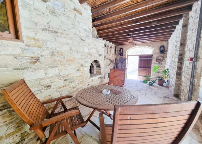 Skarinou's Landhouse Poolside Apartment