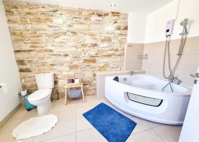 Village Charm Pool Apartment at Skarinou