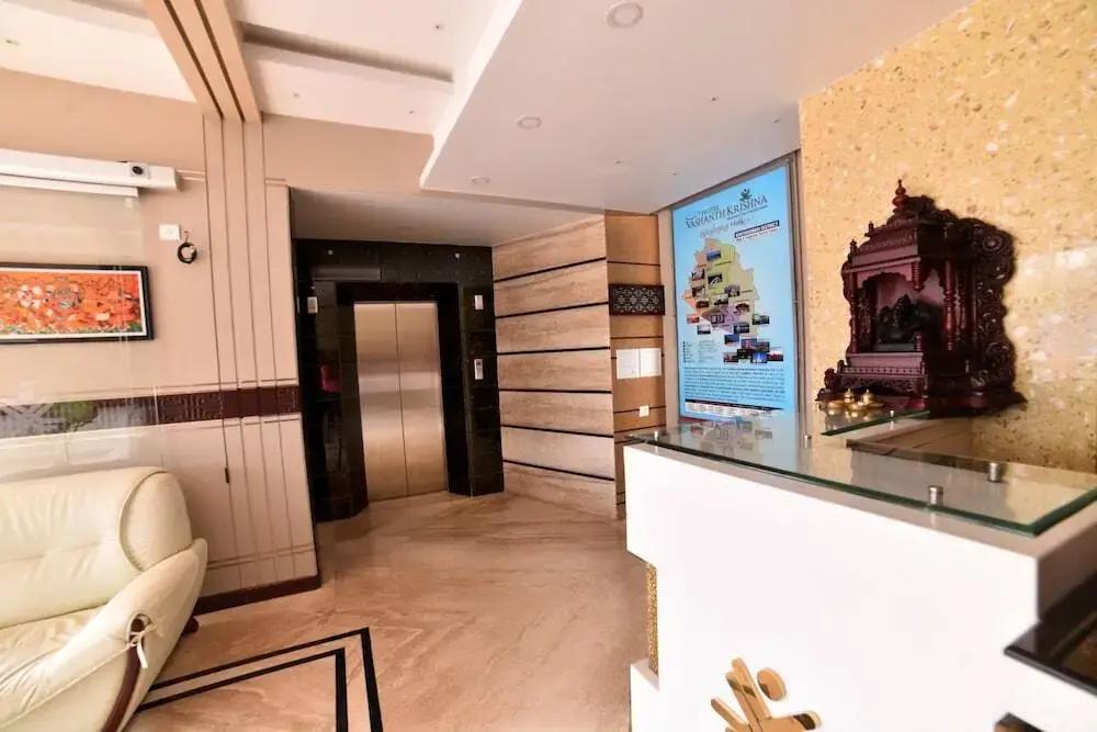фото Hotel Vashanth Krishna