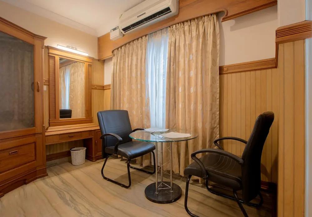 фото Hotel Vashanth Krishna