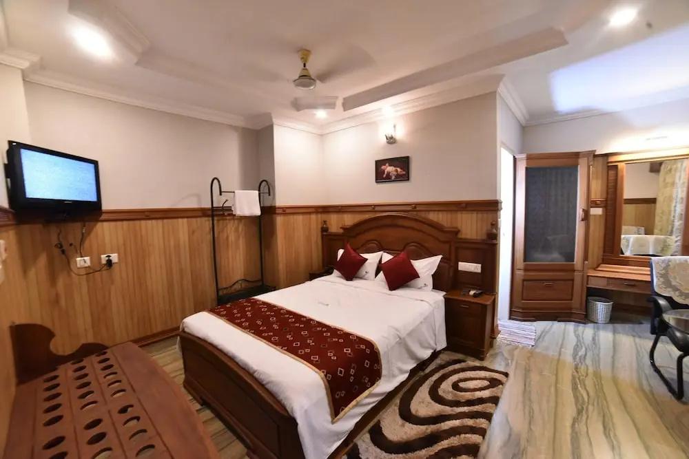фото Hotel Vashanth Krishna
