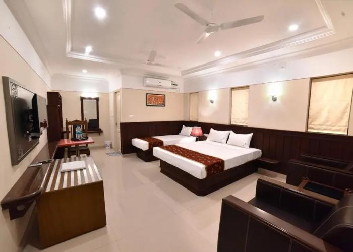Hotel Vashanth Krishna