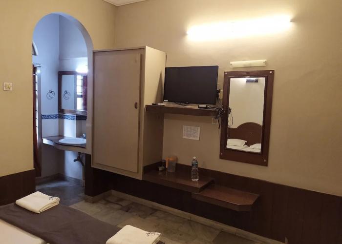 New Cape Hotel
