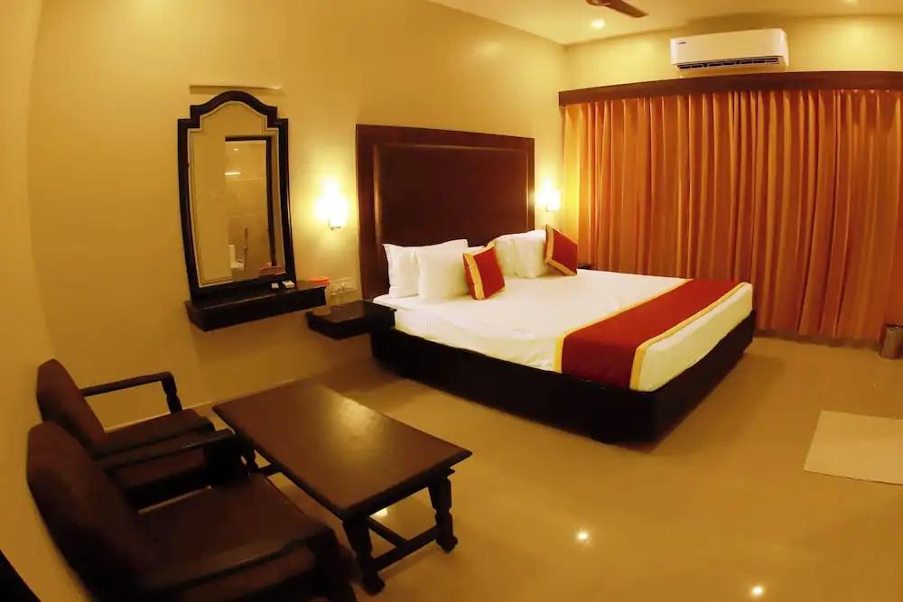 фото Hotel Sri Devi