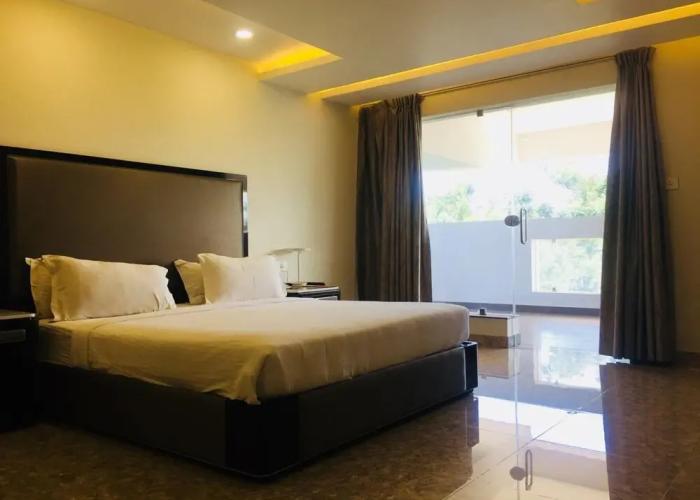 Hotel Lance International