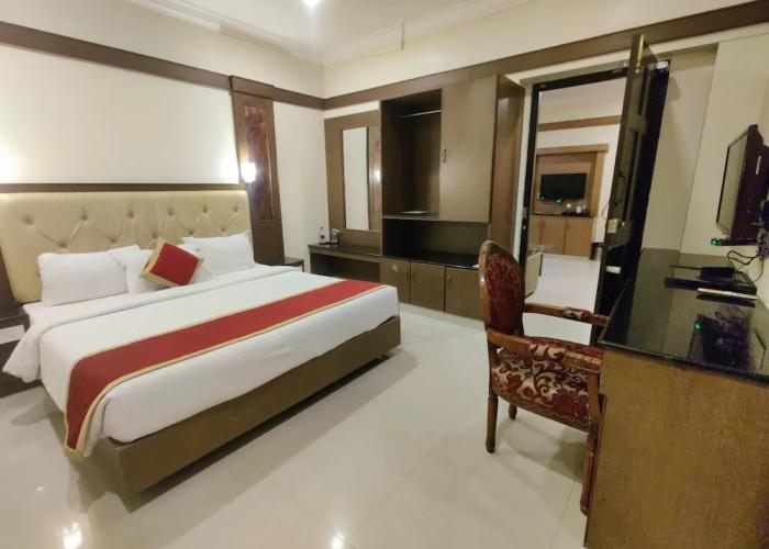 Hotel Sahana Castle