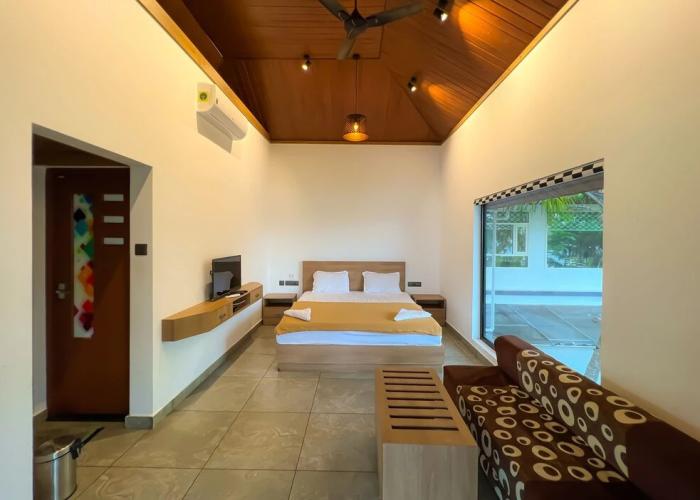 Jai Lake House