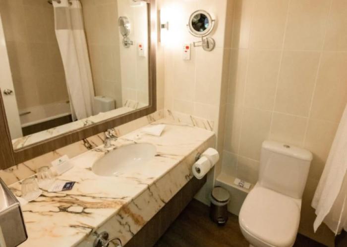 Holiday Inn NEWPORT by IHG