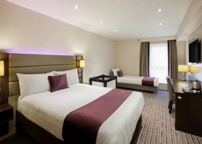 Premier Inn Caerphilly Crossways