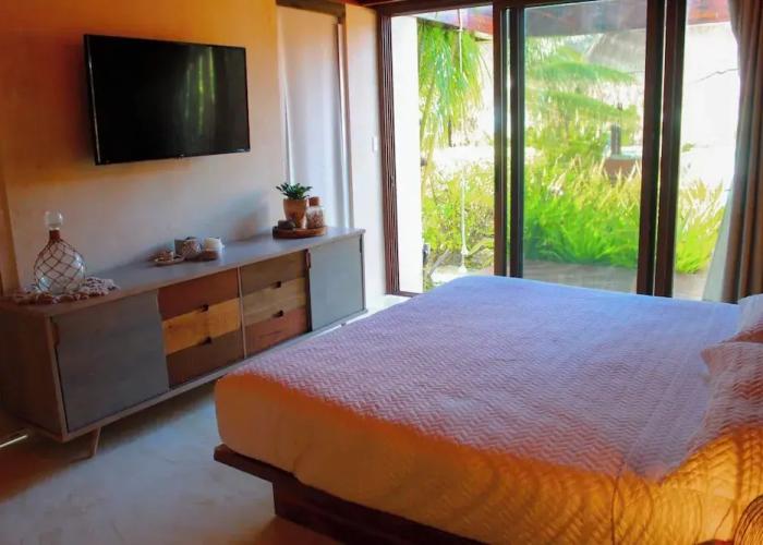 Lipsos Private Luxury beachfront home