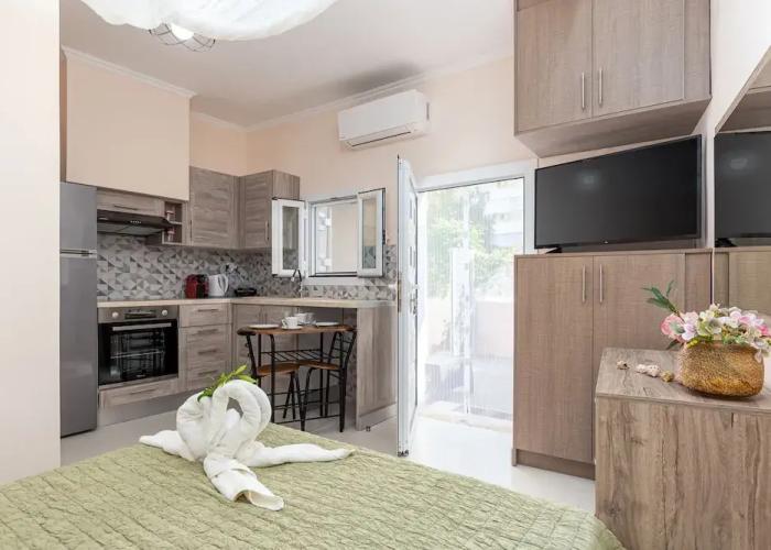 Fouki Studio lovely Ipsos beach getaway