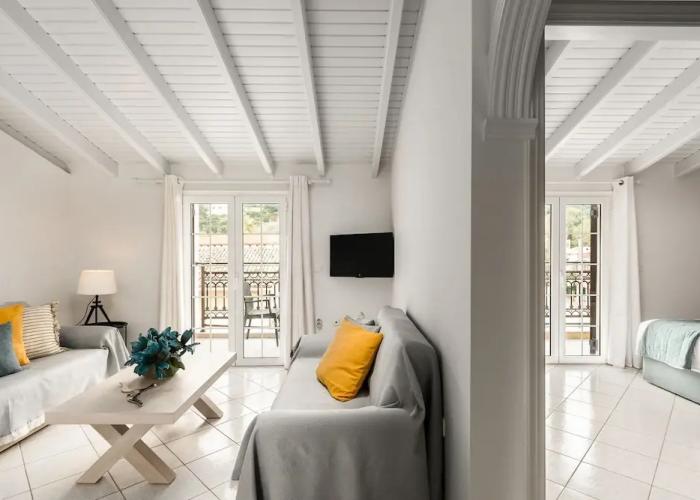 The Seaview Corner Apartments by Konnect, Ipsos
