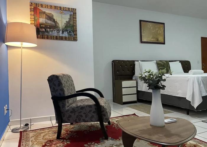 B & A Suites Inn